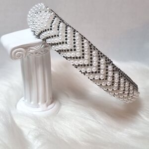 New PEARL BLACK N WHITE BAROQUE  HEADBAND padded geometric chevron